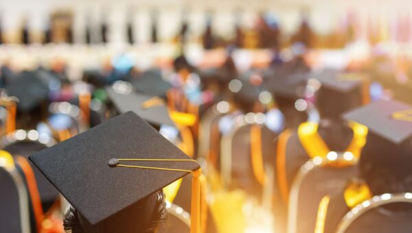 10 Practical Ways University Students Can Prepare for Life After Graduation