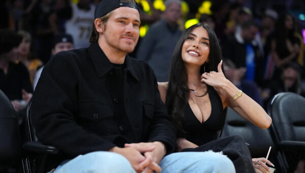 Madison Beer has priceless reaction to Chargers fan’s heckle