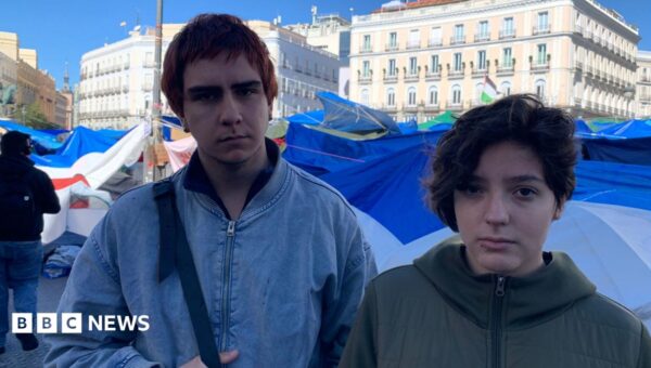 Protesters blame ‘vulture funds’ for Spain’s housing crisis