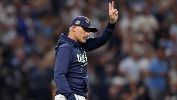 Kevin Cash Reacts to Rays Blowout Loss to Brewers in Game 3