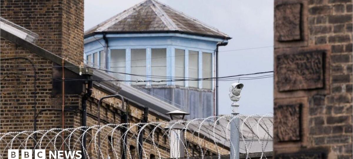 Criminals who skip sentencing will face solitary confinement or lose social visits