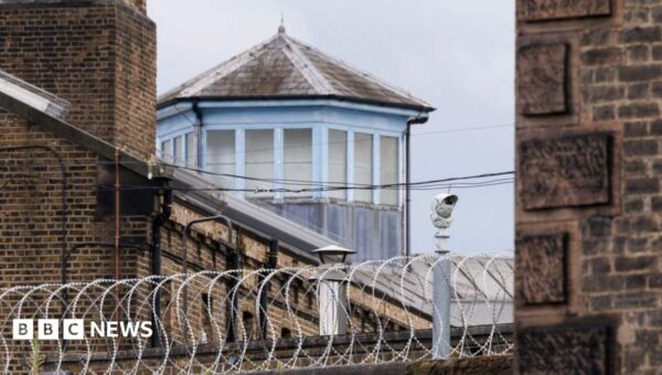 Criminals who skip sentencing will face solitary confinement or lose social visits