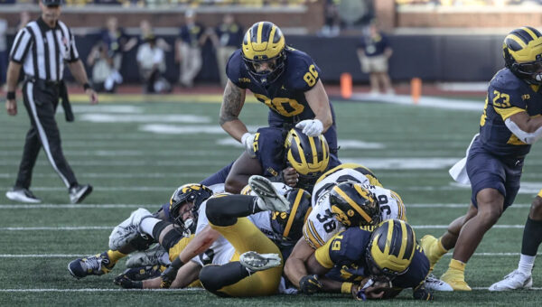 Michigan TE believes offense is close to breaking out after Iowa loss