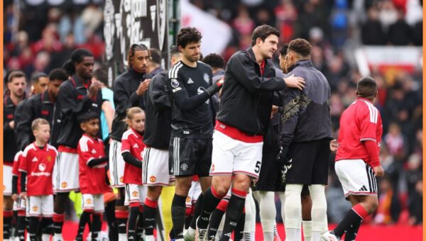 Man United face threat of losing “top player” as manager eyes reunion with defender