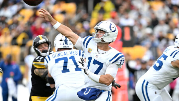 Daniel Jones fully practices