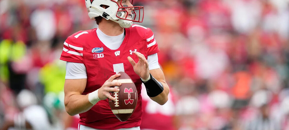 Badgers grades, snap counts on offense from Week 7 vs. UCLA: A lot of players struggled