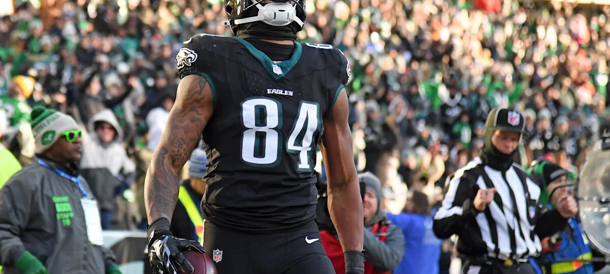 Falcons sign former Eagles tight end to practice squad