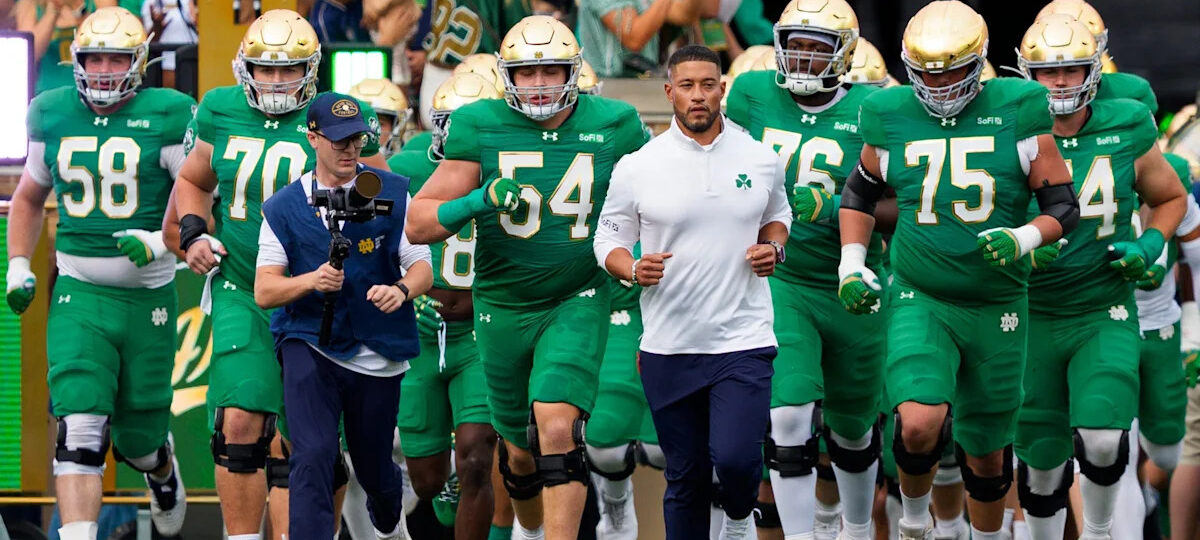 Did SI have Notre Dame No. 1 in CFP bracket for 4th straight week?