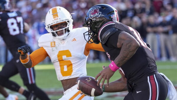 LaNorris Sellers has three TDs and South Carolina rallies to beat No. 11 Tennessee 27-24