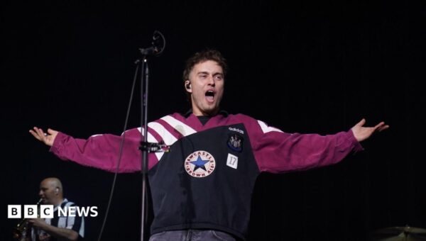 Sam Fender calls out ticket prices ahead of tour