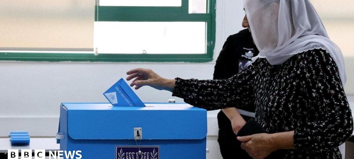 Arab parties could hold key as Netanyahu and Eisenkot set to fall short of victory