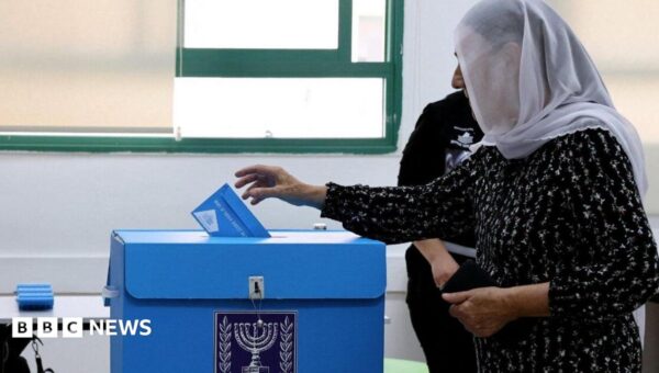 Arab parties could hold key as Netanyahu and Eisenkot set to fall short of victory
