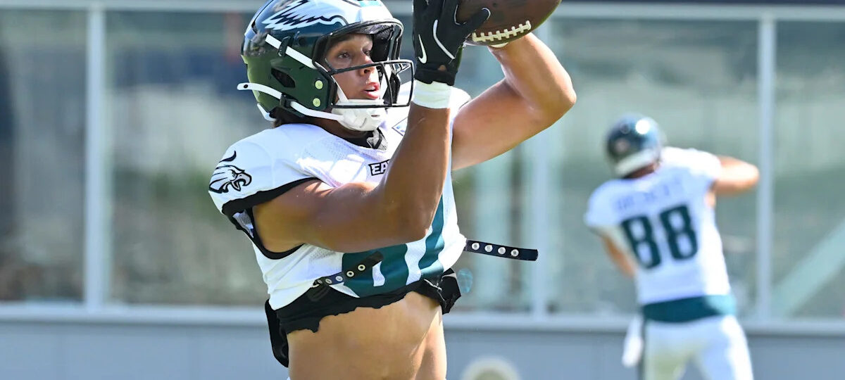 Is Eli Stowers playing Monday? Latest Eagles injury update