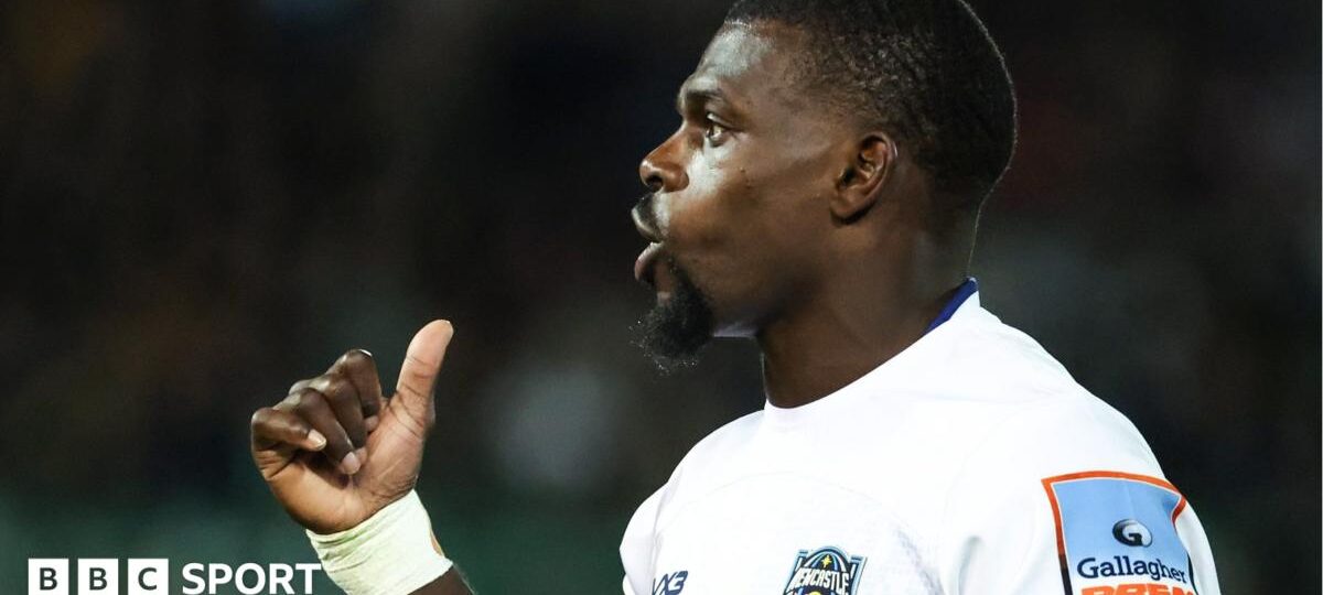 Wade closes in on record as tries dominate Prem