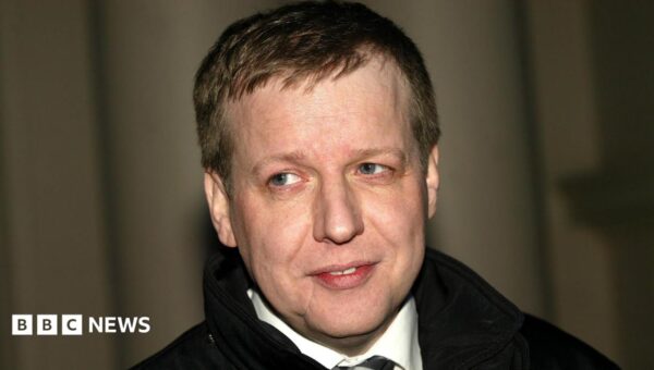 Notorious gangland enforcer Paul Ferris dies aged 62