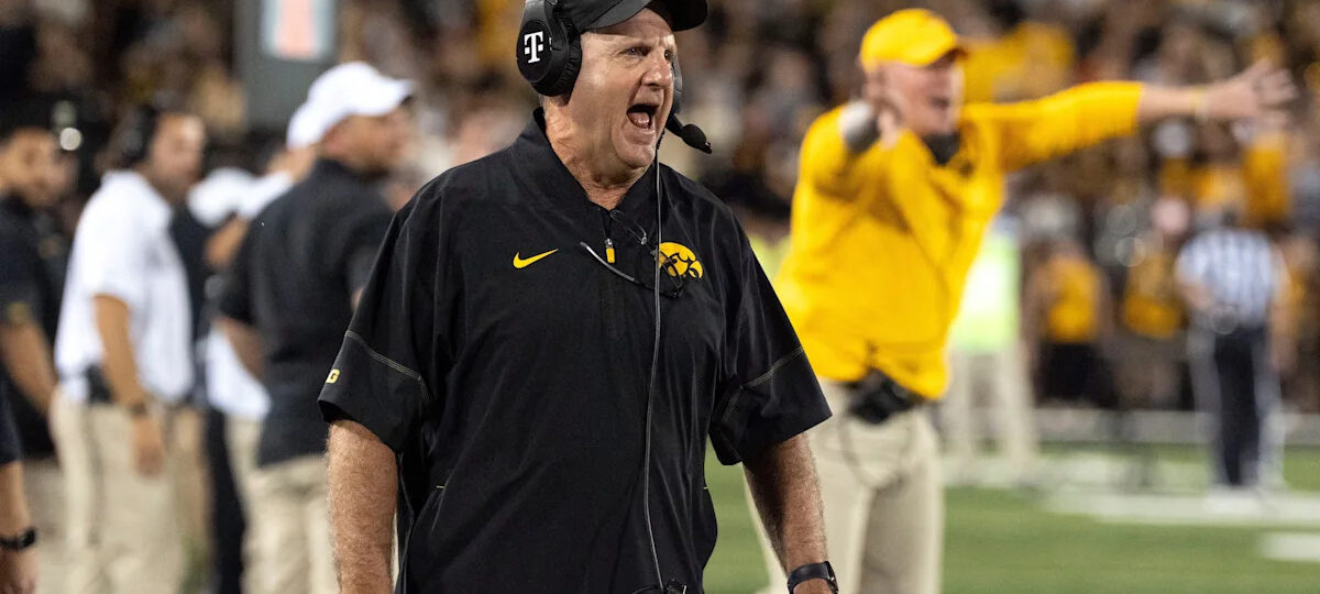 Phil Parker raves about Iowa football DL Bryce Hawthorne