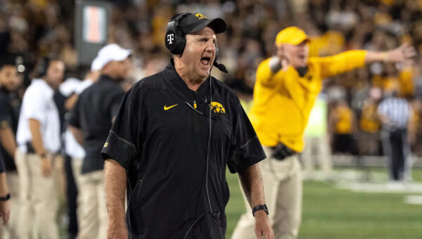Phil Parker raves about Iowa football DL Bryce Hawthorne