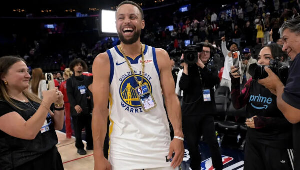 Warriors predicted to trade Kristaps Porzingis, Podz for $71M veteran duo to pair with Steph Curry