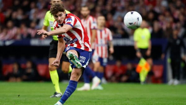 Alvarez apologises to Atletico fans after summer exit attempt