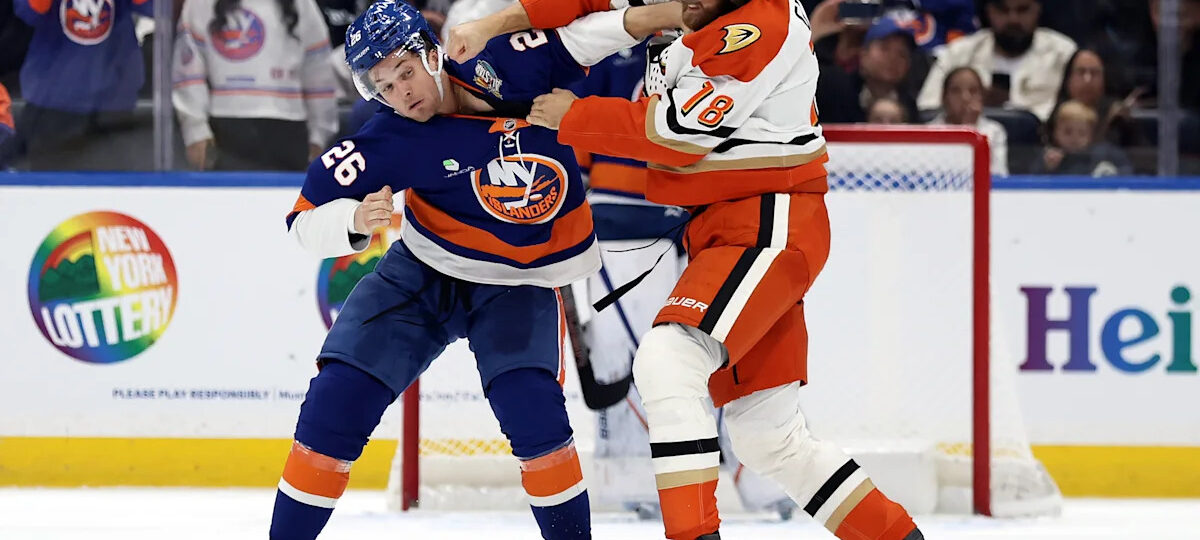 Islanders score 3 1st-period goals, beat Ducks 3-2 for 2nd straight win