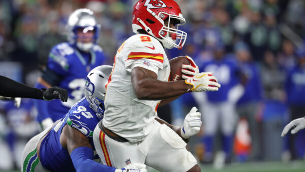Chiefs RB Kenneth Walker Breaks Silence on Controversial Handshake Snub After Seahawks Loss