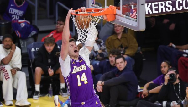 Lakers outlast Clippers behind big three