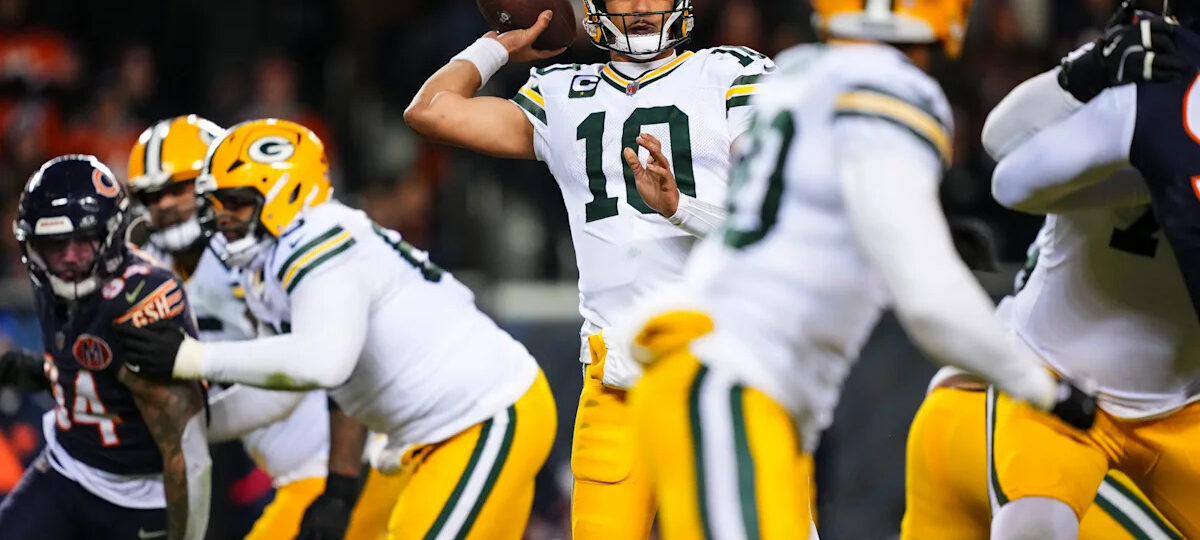 Week 5 NFL picks against the spread, predictions for every game: Packers need a win, but rival Bears are favored