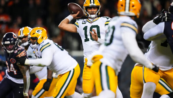 Week 5 NFL picks against the spread, predictions for every game: Packers need a win, but rival Bears are favored