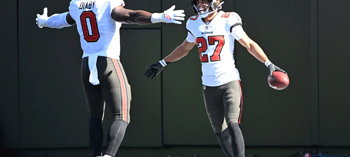 Buccaneers make history with rare two-point play vs. Panthers