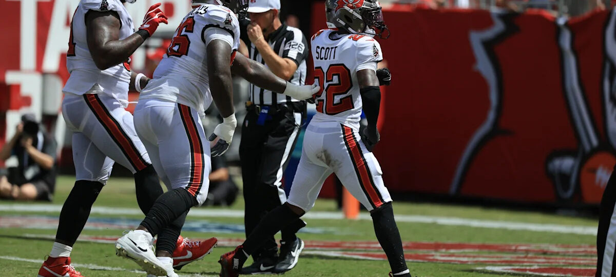 Keionte Scott delivers huge two-point breakup in Bucs win