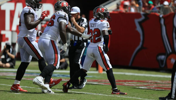 Keionte Scott delivers huge two-point breakup in Bucs win