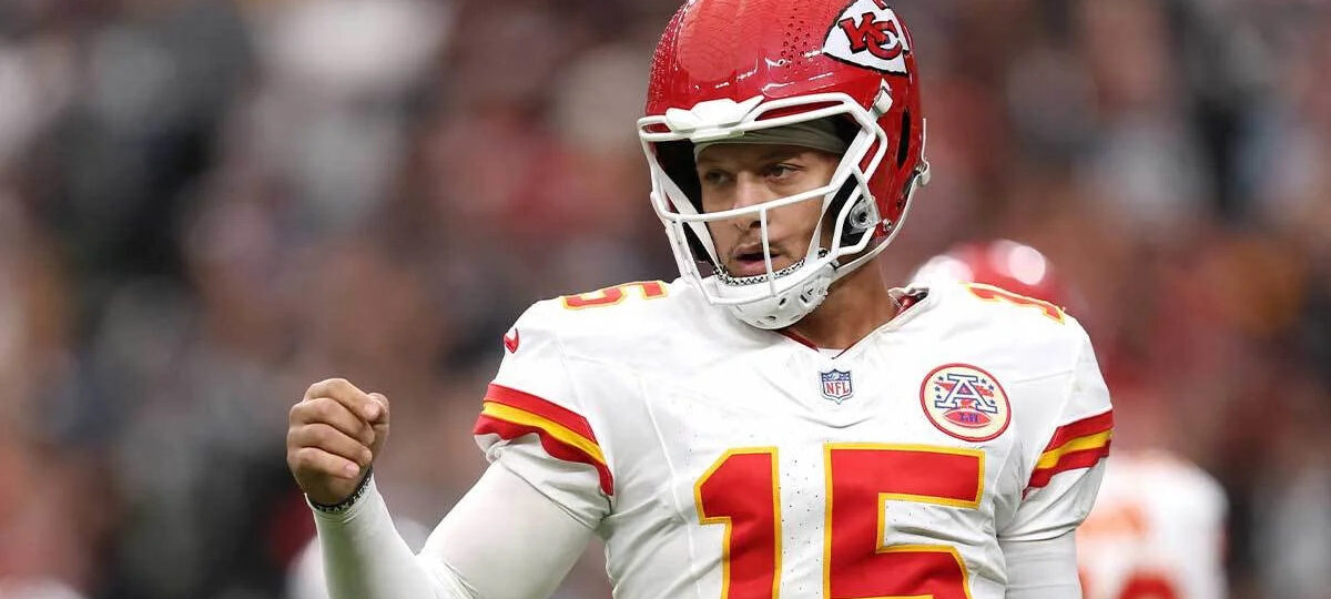 This wild Patrick Mahomes stat might prove he’s twins with Tom Brady