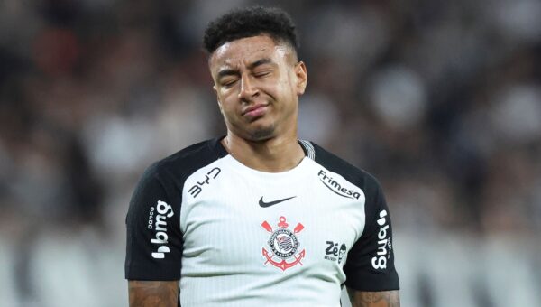 Jesse Lingard forced to train alone at Corinthians after suffering two fractured ribs as former Man Utd midfielder undergoes ‘intensive recovery’