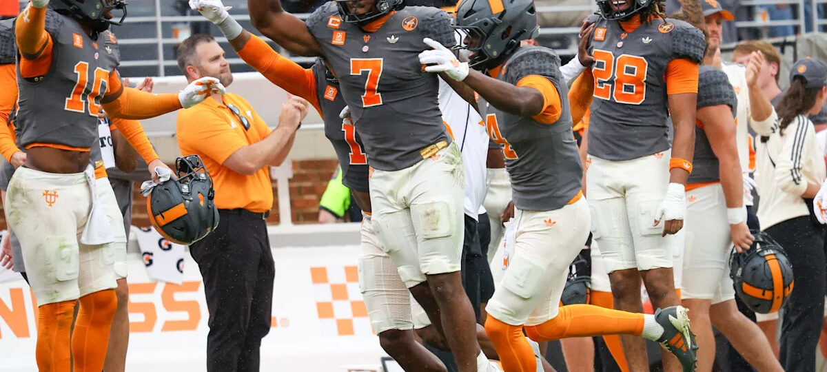 Arion Carter donations to cancer research for Tennessee football after Arkansas