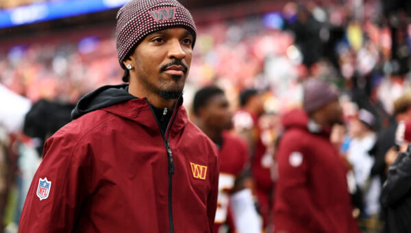 Jayden Daniels returns to Commanders’ practice, not concerned about potentially re-injuring elbow