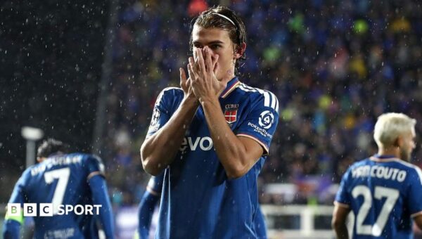 Paz, Fabregas and Como teach Man Utd a lesson