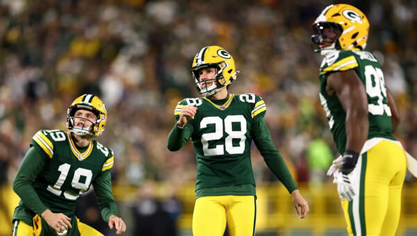 Packers lead Panthers 6-3 after Trey Smack misses another PAT