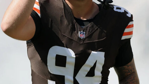 Browns' 2025 first-round pick injured vs. Steelers