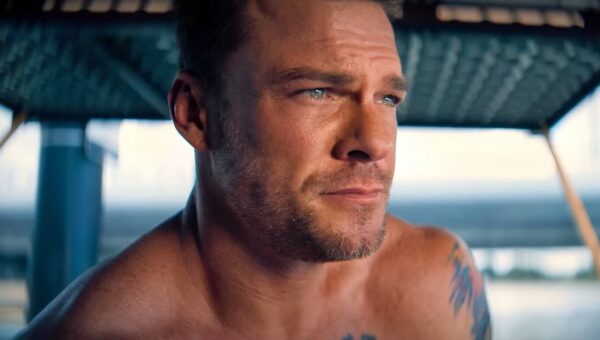 Alan Ritchson's New 98-Minute Thriller Dominating Streaming Is What He Needs More Of Besides Reacher