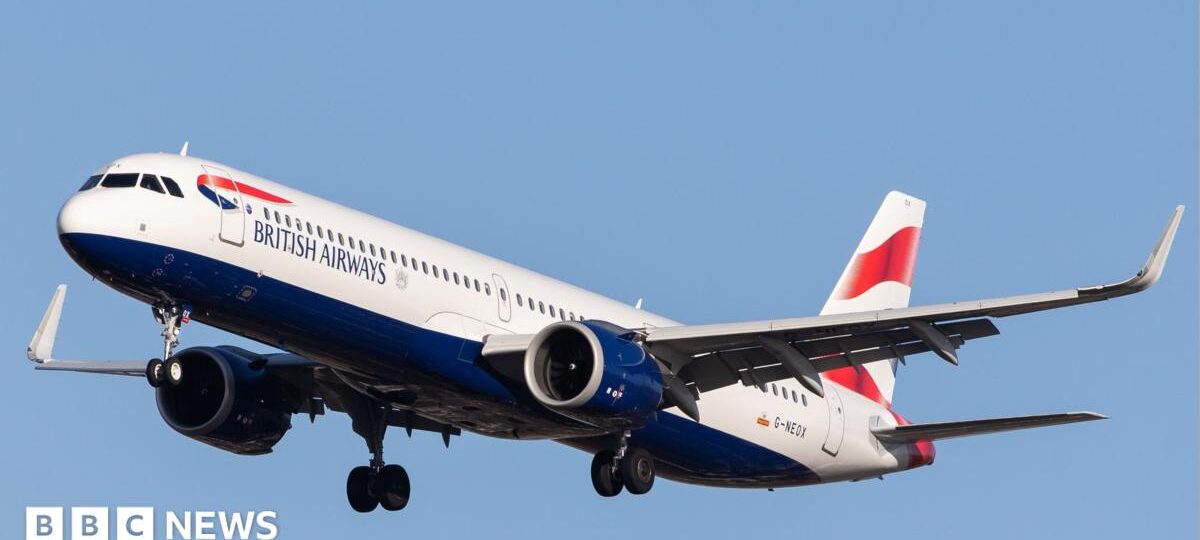 BA flight forced to turn back over cracked window