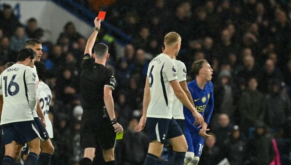Spurs Seal Rare Win At Chelsea As Palmer Sees Red