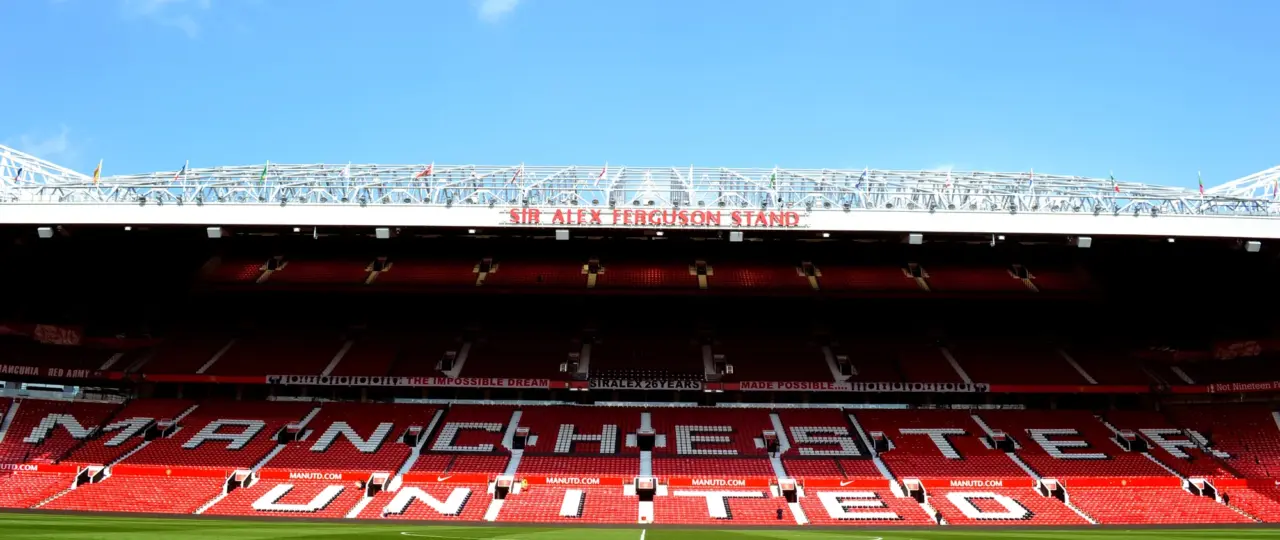 Manchester United target left-back reinforcement in January
