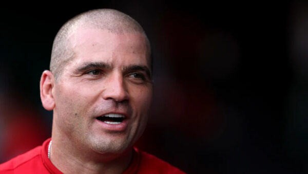 Joey Votto's Zack Wheeler proclamation goes hilariously wrong in Phillies-Braves Game 3