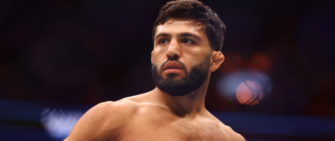 Arman Tsarukyan Runs Through Dillon Danis at RAF 14 Before Stepping Over Him After the Match