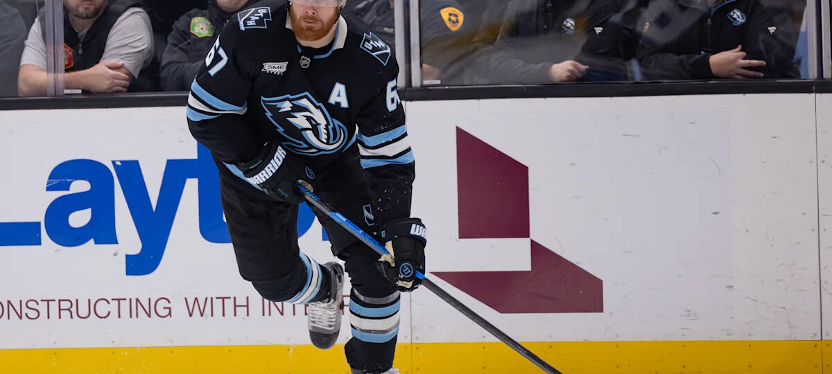 Dmitri Simashev scores his second goal in OT as Mammoth beat Lightning 5-4