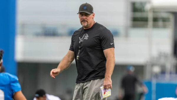 Emotional Dan Campbell honors Lions radio announcer with incredible gesture