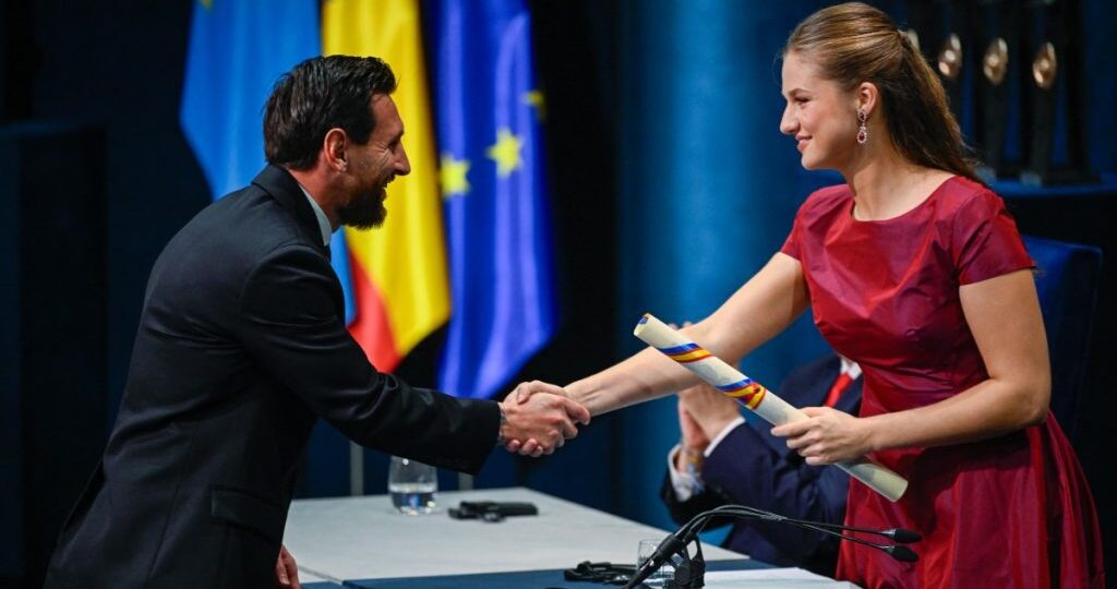 Messi receives top Spanish award from heir to throne