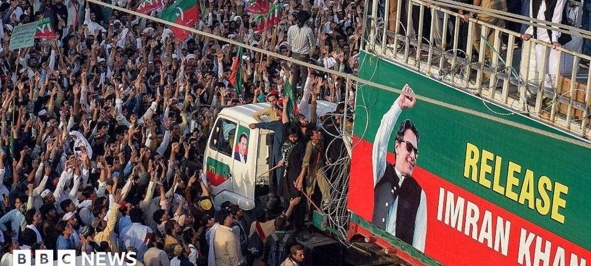 Supporters of jailed ex-PM Imran Khan march to Pakistan capital