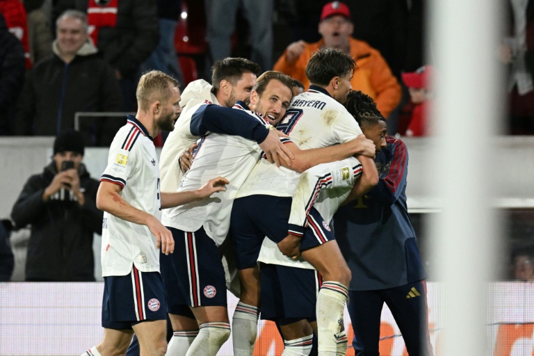 Bayern beat Freiburg to reclaim top spot after Kompany illness