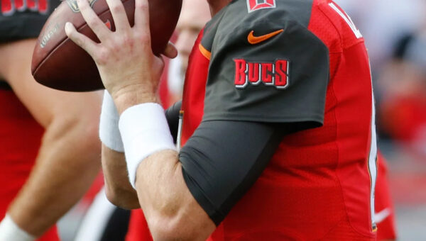 Buccaneers look to end troubling history against Steelers